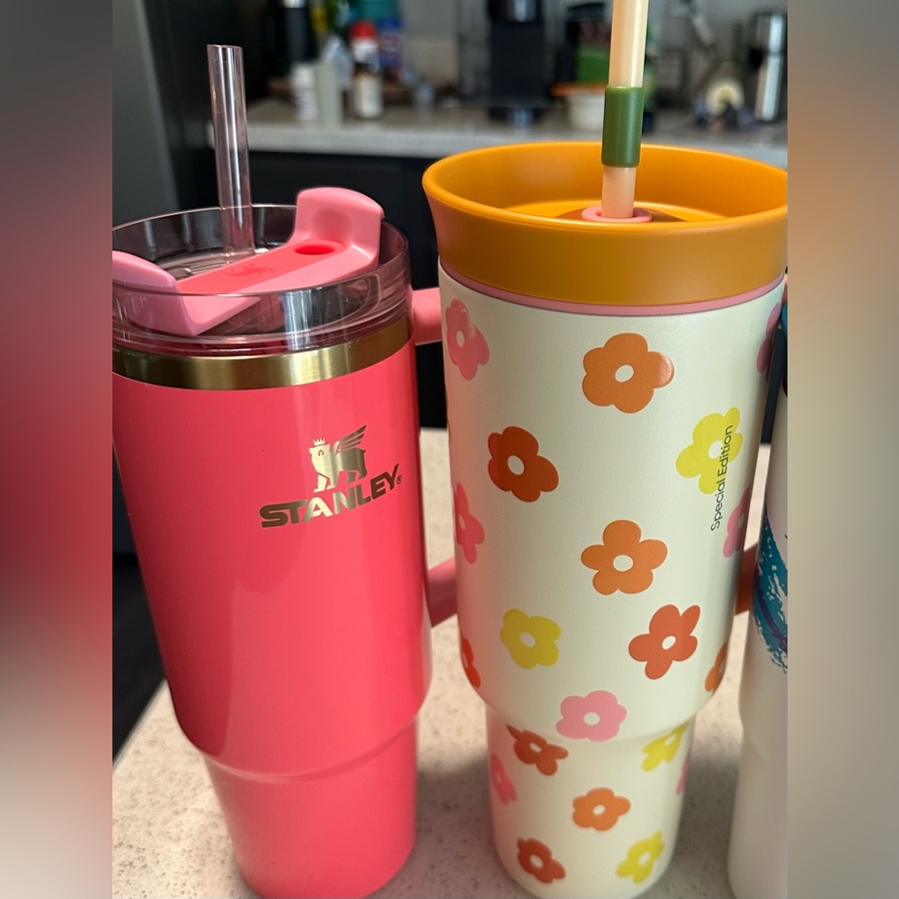 🔥 Owala Special Edition Tumbler 🔥